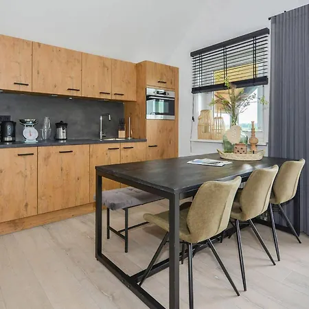 Semesterbostad Lovely In With View *