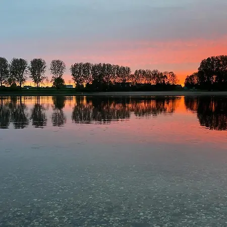 Schönes Haus In Mit Seeblick * Kerkdriel