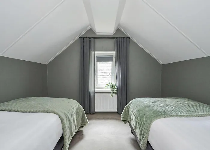 Lovely In With View Vakantiehuis